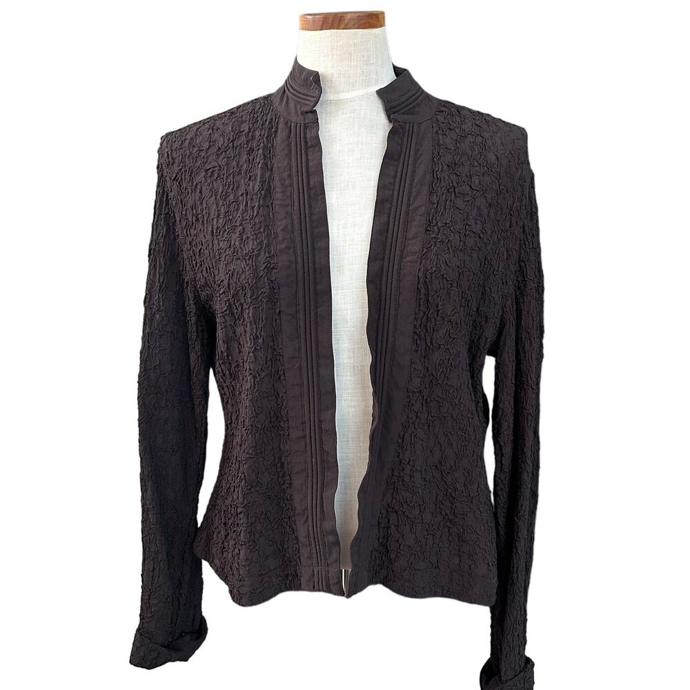 Chicos Crinkle Rayon Open Front Jacket Size 0 Brown Band Collar Textured Y2K
